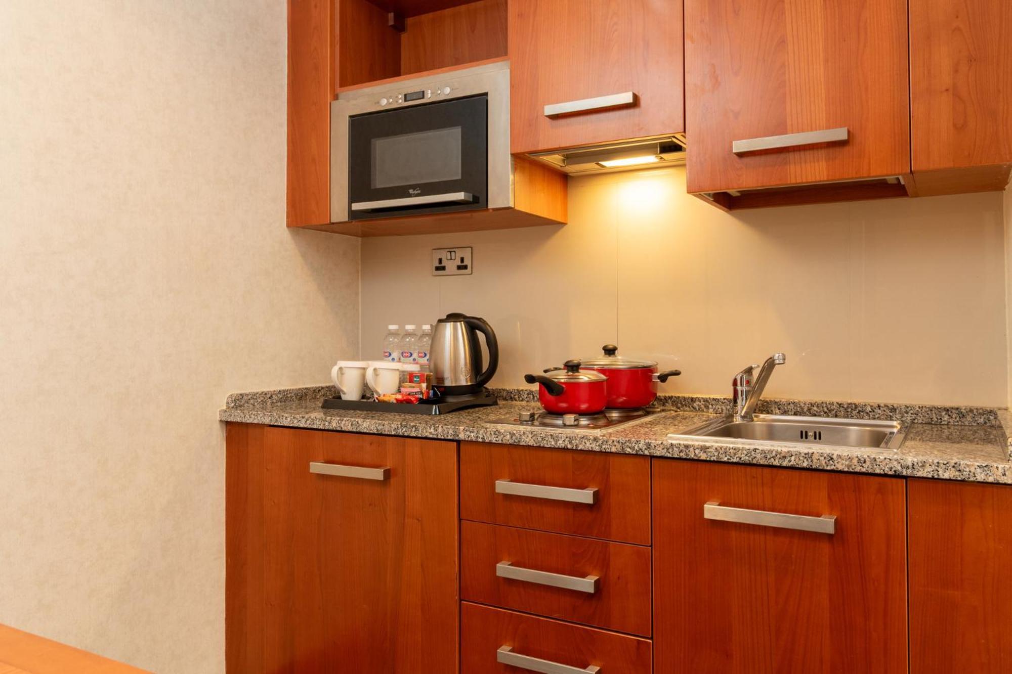 Holiday Inn - Suites Kuwait Salmiya By Ihg Kuveyt Dış mekan fotoğraf